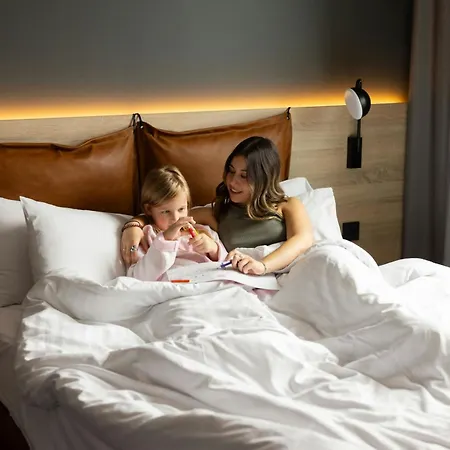 Moxy Ostbahnhof 4*