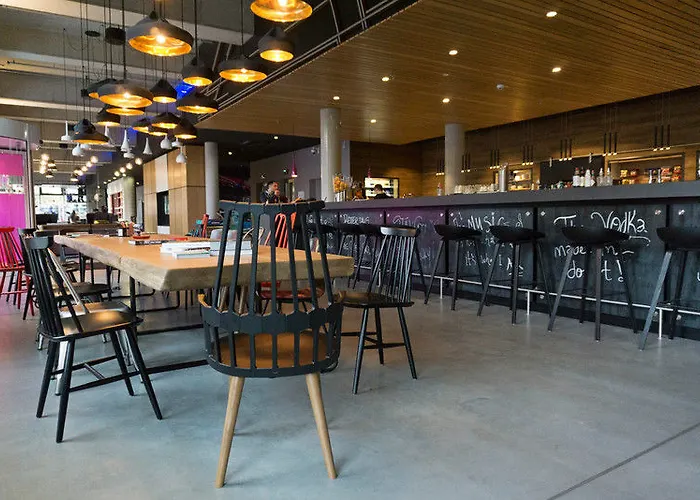 Moxy Ostbahnhof Hotell