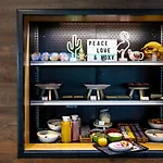 Moxy Ostbahnhof Hotel