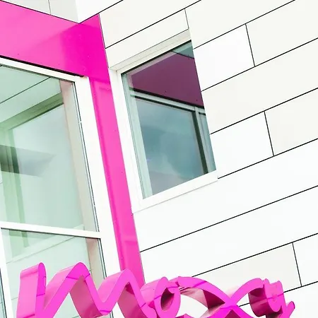 Отель Moxy Ostbahnhof 3*