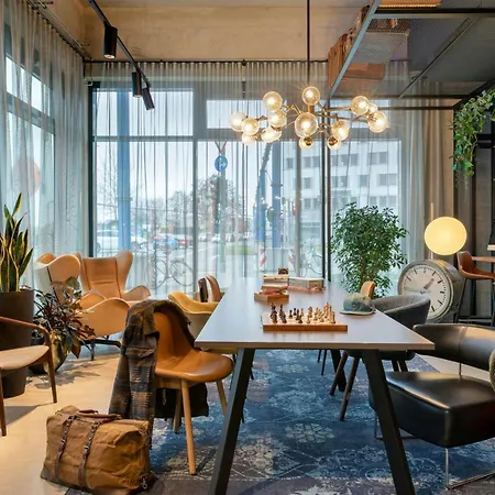 Moxy Ostbahnhof 4*