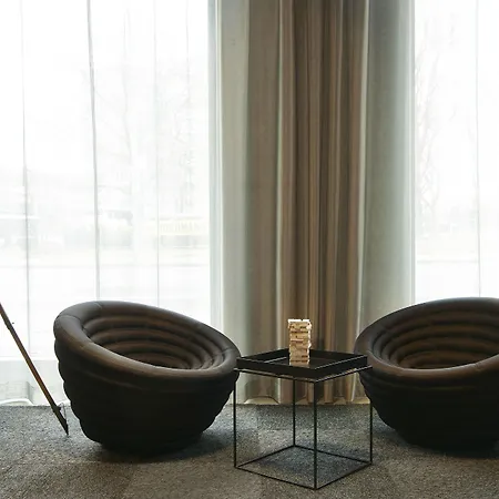 Отель Moxy Ostbahnhof